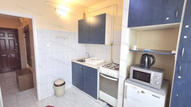 Kiadó panellakás, albérlet, Szolnokon 115 E Ft / hó, 1 szobás