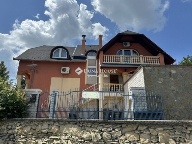 Eladó családi ház, Budaörsön 295 M Ft, 5 szobás