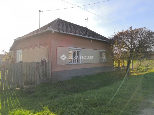 Eladó családi ház, Egyeken 10.9 M Ft, 2 szobás