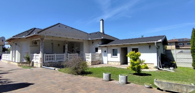 Kiadó üzlethelyiség, Tökölön 480 E Ft / hó, 3 szobás
