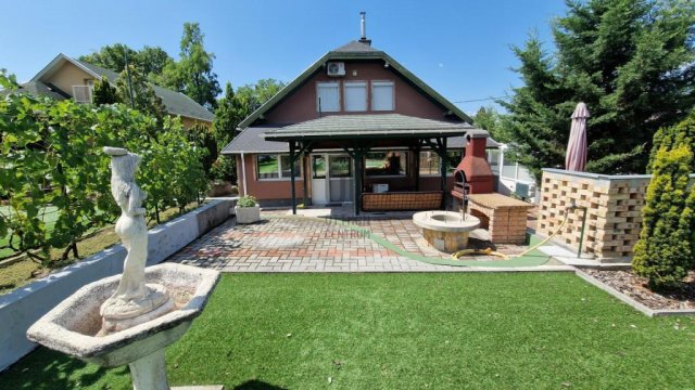 Eladó családi ház, Szigetszentmiklóson 105 M Ft, 4 szobás