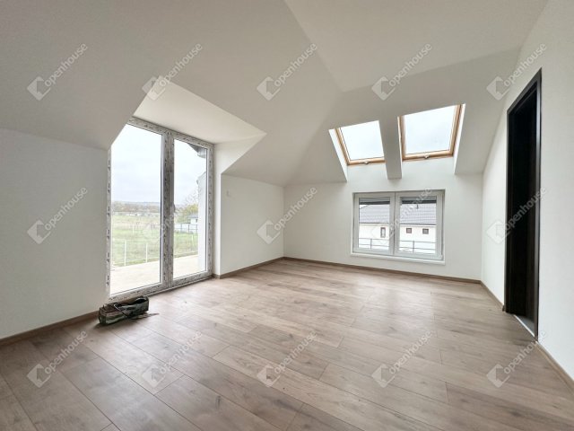 Eladó ikerház, Budapesten, XVI. kerületben 169.9 M Ft, 5 szobás