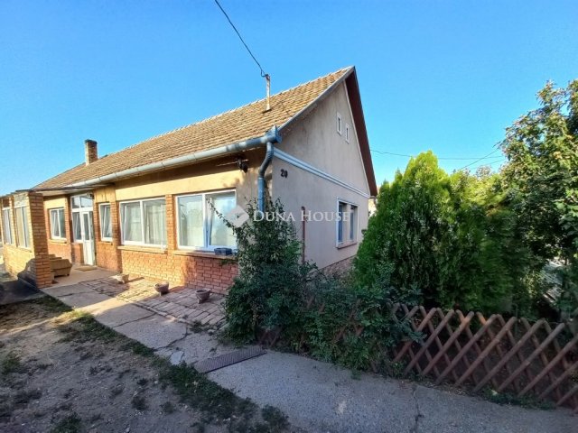 Eladó családi ház, Nagydorogon 19.9 M Ft, 2 szobás