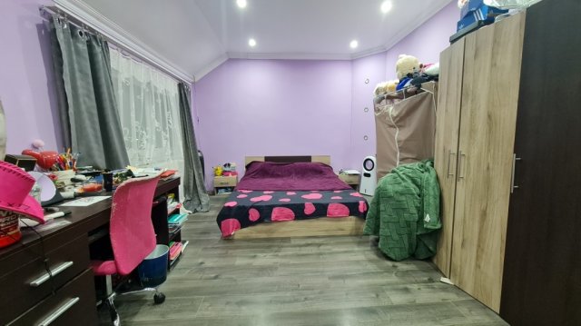 Eladó ikerház, Komlón 29.9 M Ft, 3 szobás / költözzbe.hu