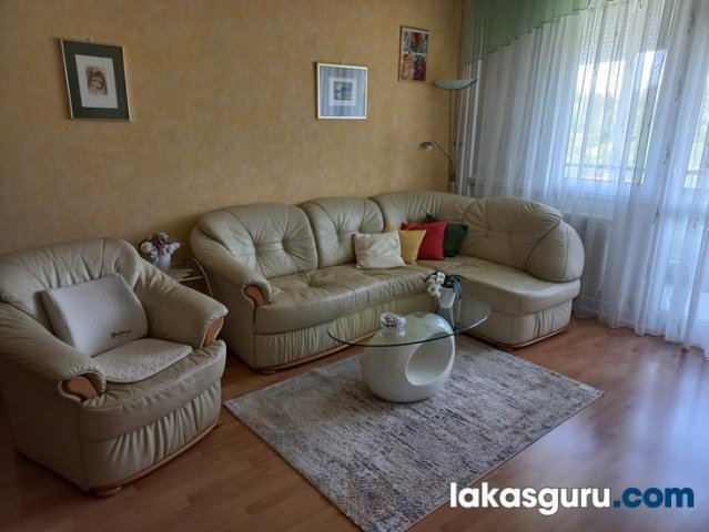 Eladó téglalakás, Zalaegerszegen 37.5 M Ft, 1+2 szobás