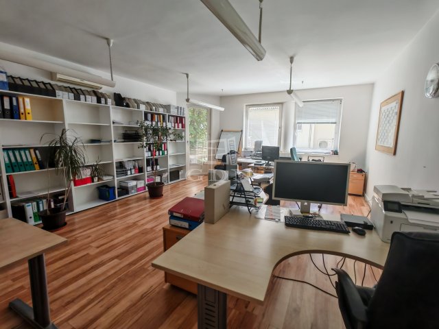 Kiadó iroda, Budapesten, II. kerületben 400 E Ft / hó, 3+1 szobás