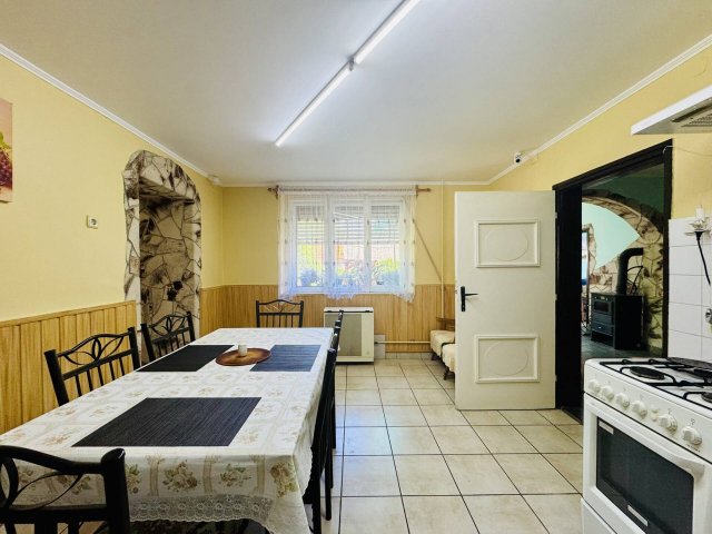 Eladó családi ház, Sályon 26.9 M Ft, 2+1 szobás