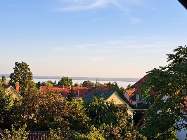 Eladó családi ház, Alsóörsön 149.99 M Ft, 4+2 szobás
