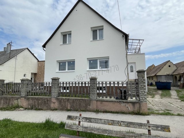 Kiadó téglalakás, albérlet, Kecskéden 180 E Ft / hó, 3 szobás