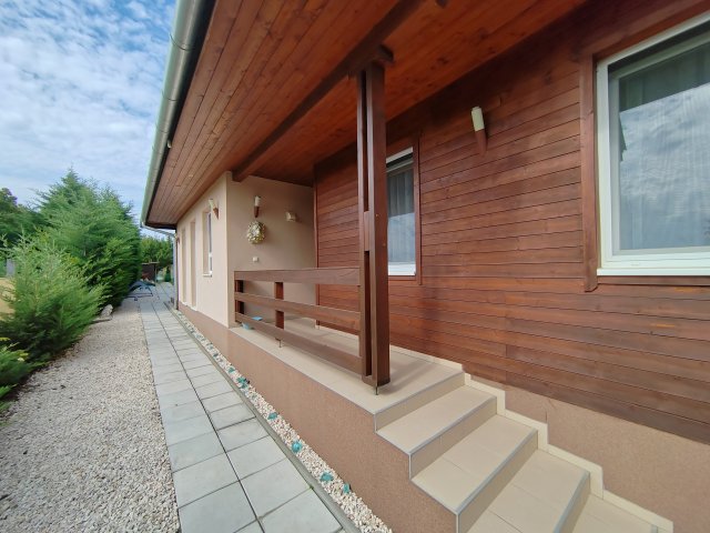 Eladó családi ház, Cegléden 85 M Ft, 5 szobás