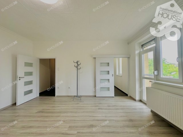 Eladó téglalakás, Kecskeméten 36.9 M Ft, 2 szobás
