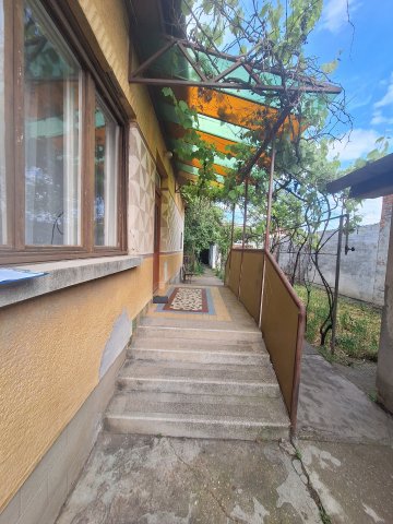 Eladó családi ház, Szolnokon 34.9 M Ft, 3 szobás