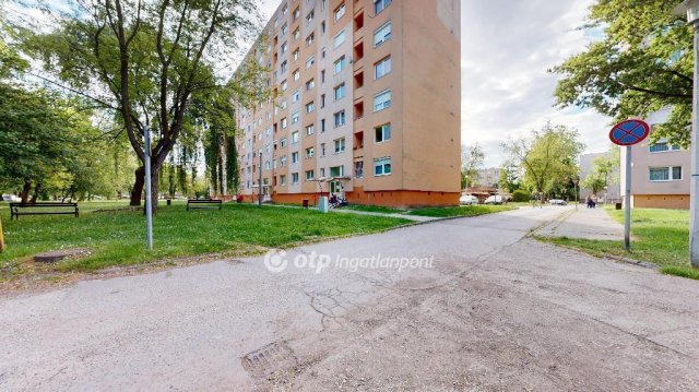 Eladó panellakás, Kazincbarcikán 25.4 M Ft, 1+2 szobás