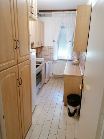 Kiadó téglalakás, albérlet, Debrecenben 300 E Ft / hó, 3 szobás
