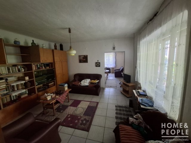 Eladó családi ház, Szegeden 38 M Ft, 3 szobás