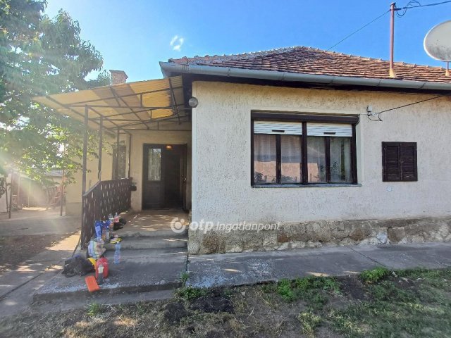 Eladó családi ház, Tiszalökön 14.9 M Ft, 2 szobás