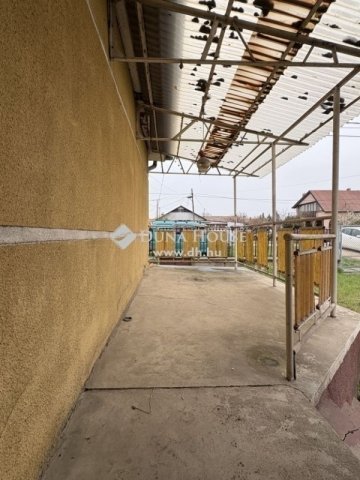 Eladó családi ház, Vecsésen 51 M Ft, 2 szobás
