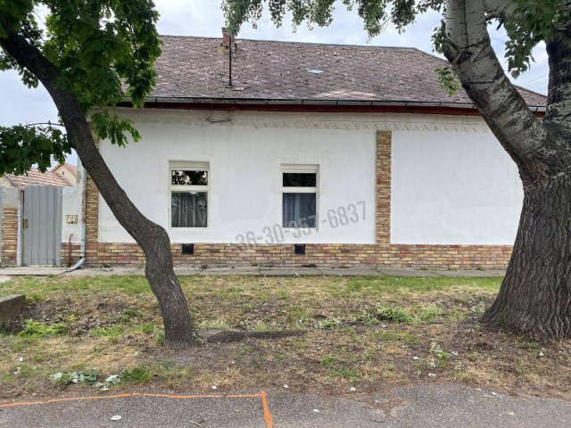 Eladó családi ház, Kisteleken 46 M Ft, 5 szobás