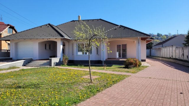 Eladó családi ház, Gödöllőn, Blaháné utcában 170 M Ft