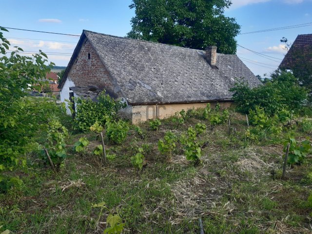 Eladó családi ház, Szekszárdon 18.99 M Ft, 1 szobás