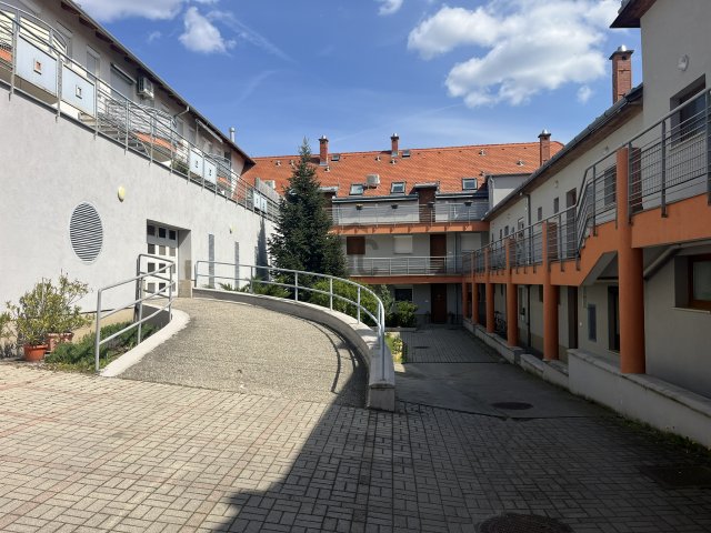 Eladó garázs, Dombóváron 3.8 M Ft / költözzbe.hu