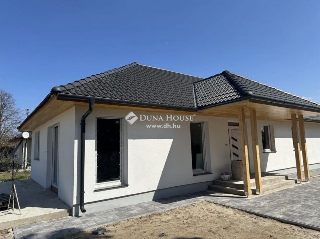 Eladó családi ház, Hernádon 85 M Ft, 5 szobás
