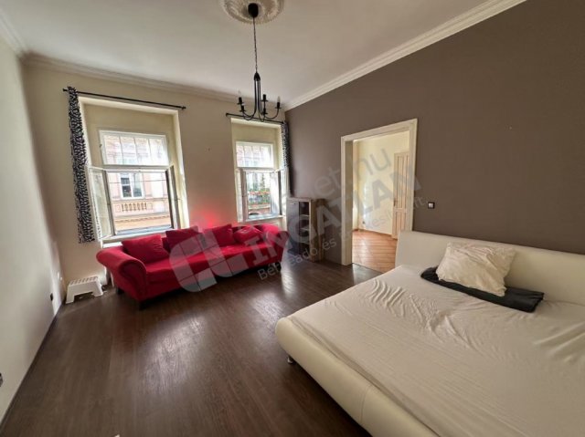 Kiadó téglalakás, albérlet, Budapesten, VI. kerületben
