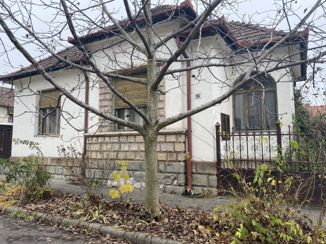 Eladó családi ház, Miskolcon 33 M Ft, 4 szobás