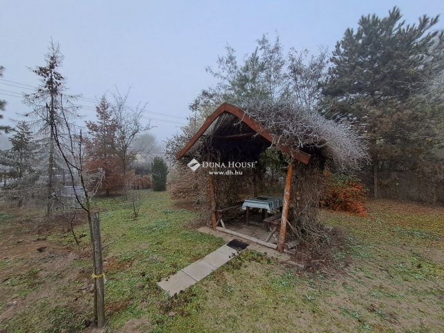 Eladó nyaraló, Csemőn 7.9 M Ft, 1 szobás / költözzbe.hu