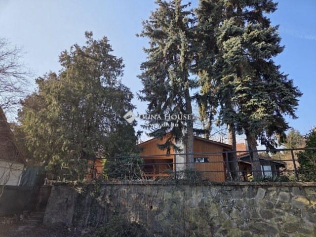 Eladó családi ház, Leányfaluban 165 M Ft, 3 szobás
