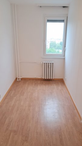 Kiadó panellakás, albérlet, Szolnokon 120 E Ft / hó, 1+1 szobás