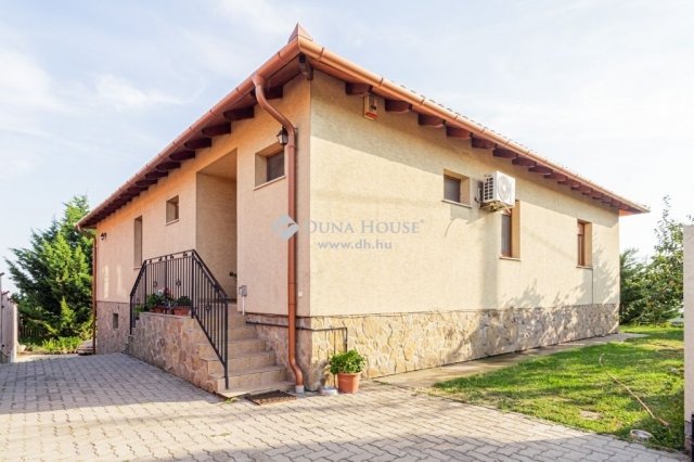 Eladó családi ház, Diósdon 219 M Ft, 4 szobás