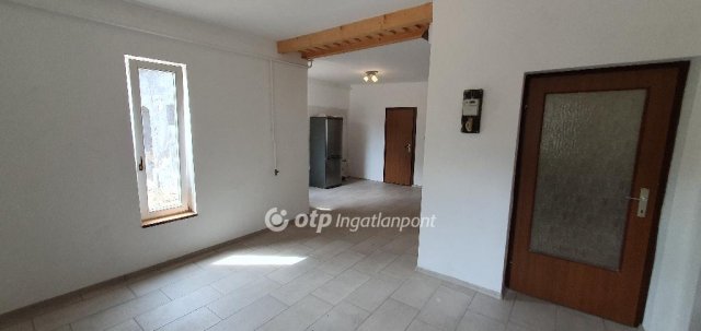 Eladó családi ház, Szentimrefalván 12.9 M Ft, 2 szobás