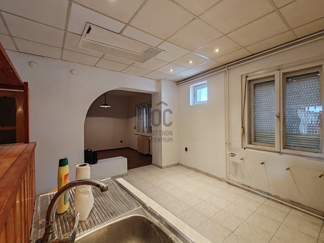 Eladó családi ház, Győrött 47 M Ft, 3 szobás