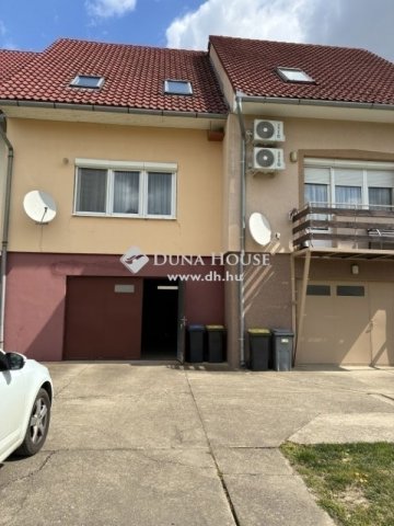 Eladó sorház, Szajkon 69 M Ft, 4 szobás / költözzbe.hu