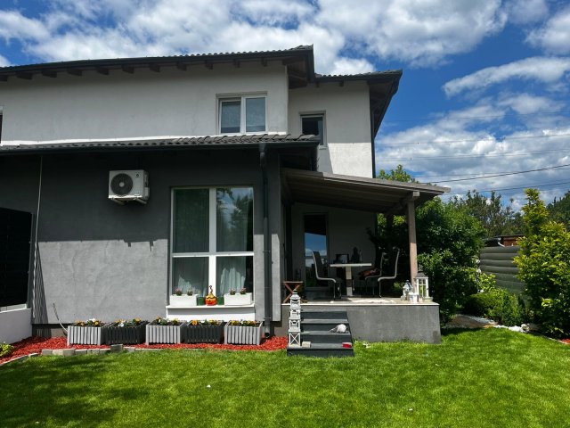 Eladó ikerház, Diósdon, Harkály utcában 145 M Ft, 4+1 szobás