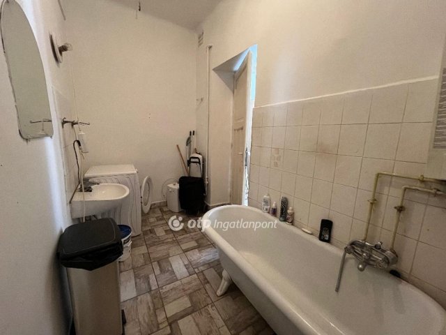 Eladó téglalakás, Budapesten, VIII. kerületben 49 M Ft, 2 szobás