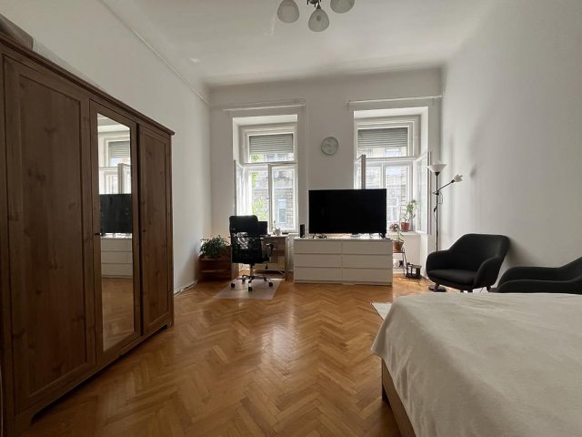Eladó téglalakás, Budapesten, VII. kerületben 44.9 M Ft