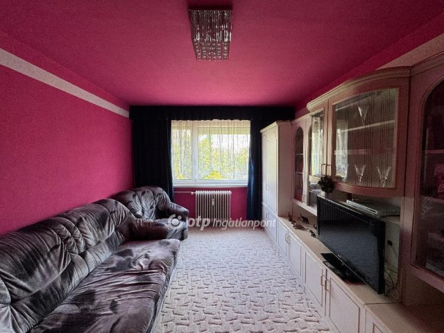 Eladó panellakás, Szegeden 63 M Ft, 2+2 szobás