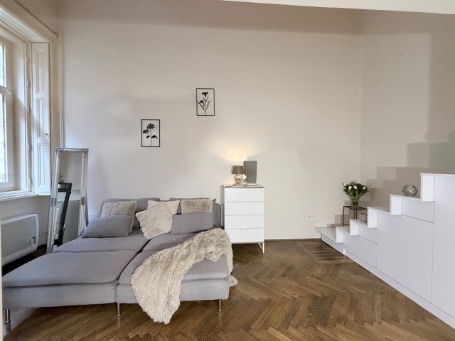 Eladó téglalakás, Budapesten, VI. kerületben 39.999 M Ft