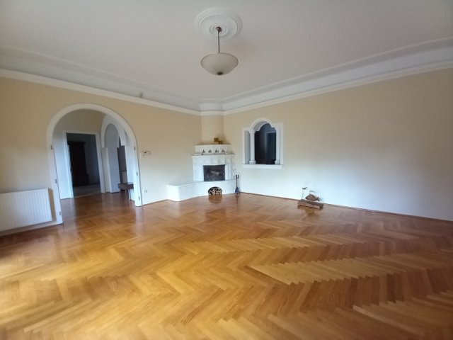 Eladó családi ház, Budapesten, II. kerületben 355 M Ft, 8 szobás
