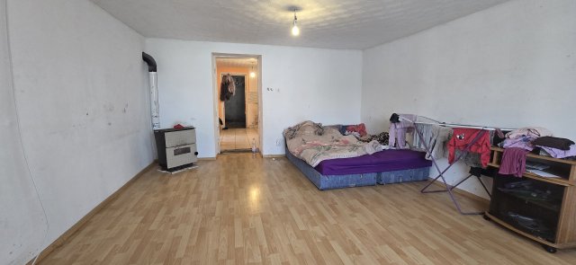 Eladó családi ház, Alapon 12.5 M Ft, 2 szobás