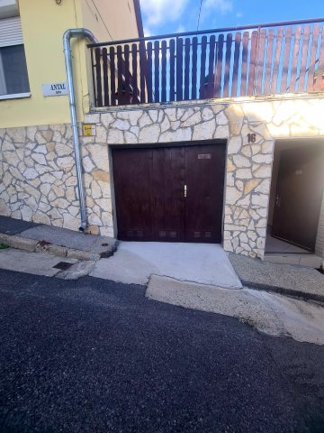 Eladó családi ház, Pécsett 63 M Ft, 4 szobás