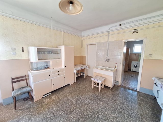 Eladó családi ház, Dombrádon 20 M Ft, 3 szobás