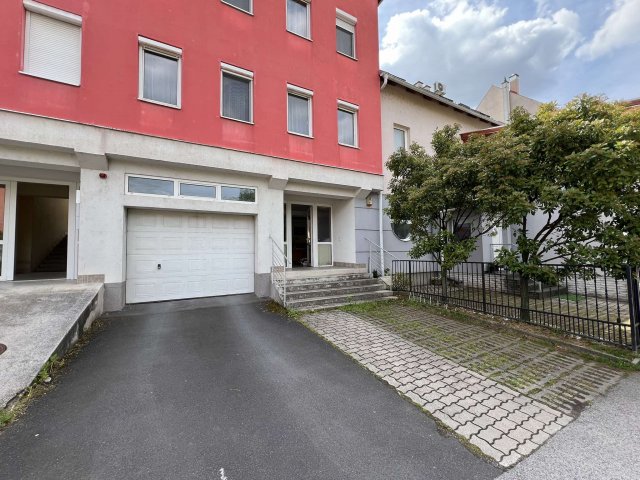 Eladó üzlethelyiség, Egerben 34.9 M Ft, 1 szobás