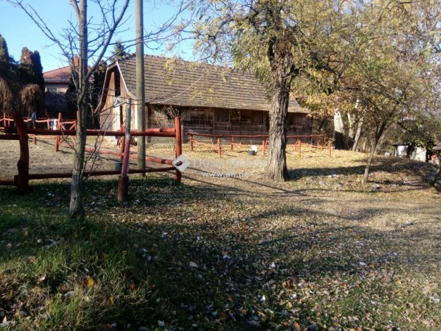 Eladó családi ház, Tatabányán 140 M Ft, 5 szobás