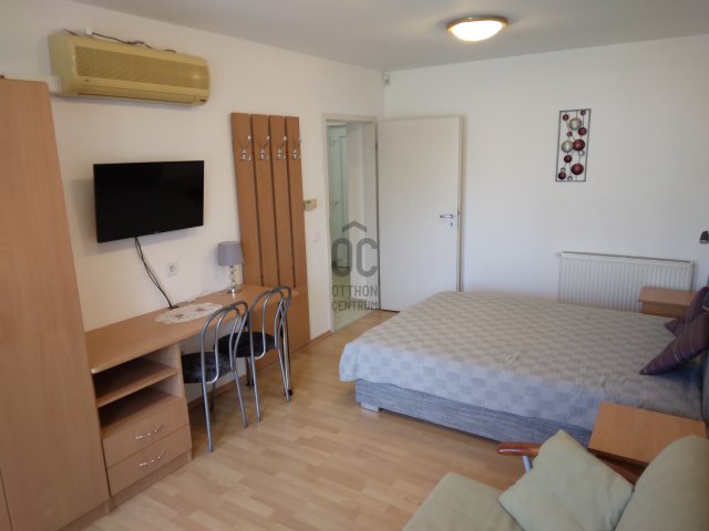 Eladó téglalakás, Egerben 94 M Ft, 4 szobás