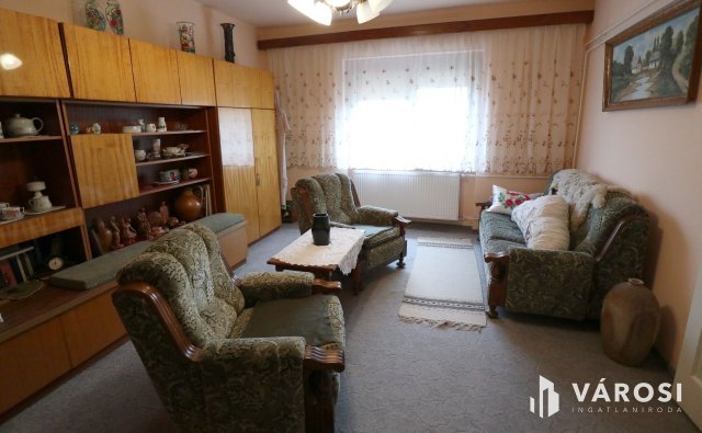 Eladó családi ház, Orosházán 29.9 M Ft, 3 szobás