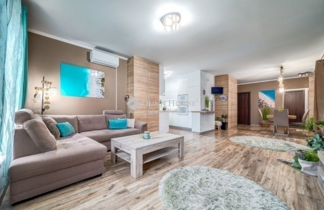 Eladó családi ház, Szigetszentmiklóson 126 M Ft, 4 szobás