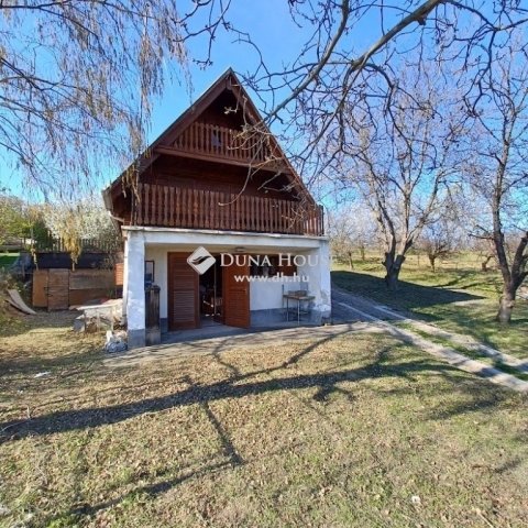 Eladó nyaraló, Dunaszekcsőn 19.9 M Ft, 4 szobás